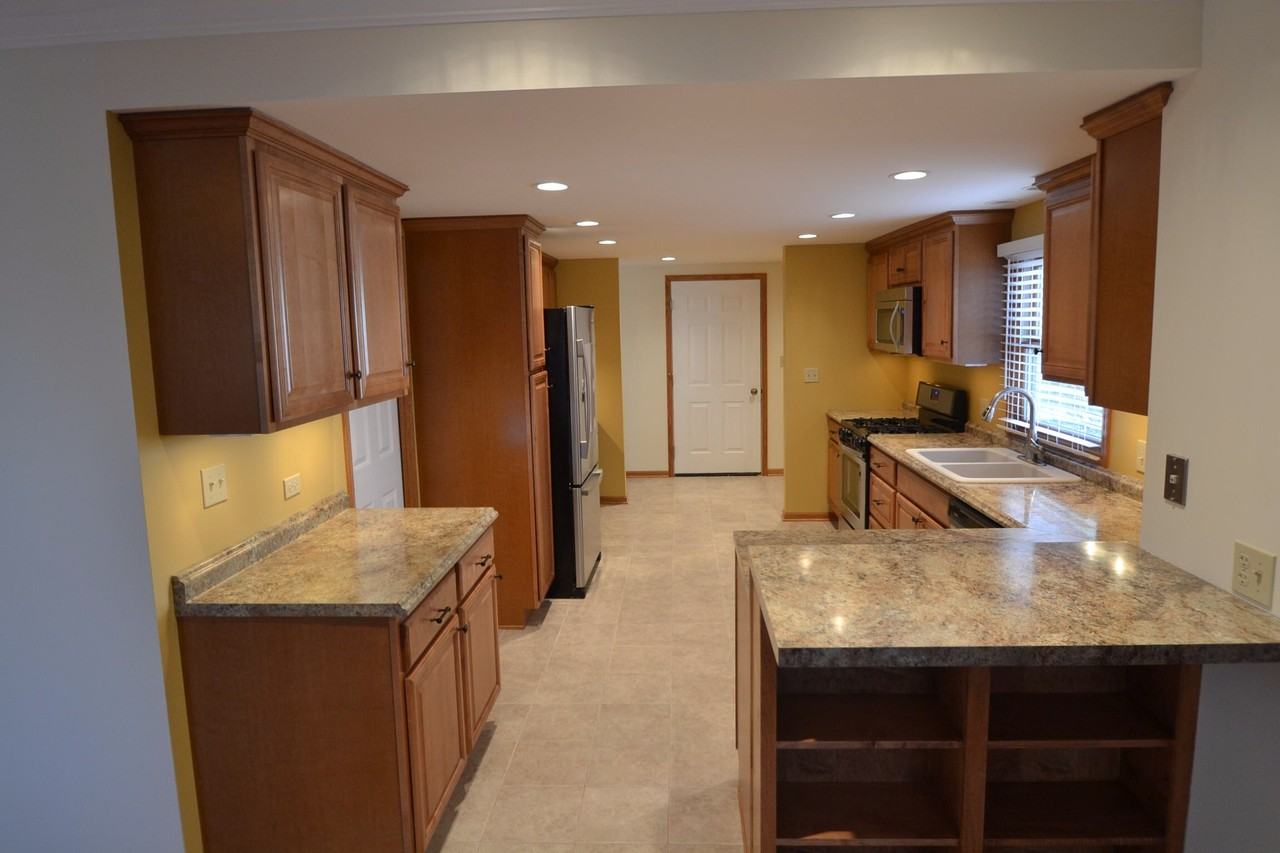 23781 N Quentin Rd - Photo 3 of 8