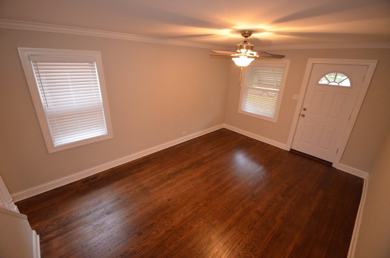 2647 Maple St - Photo 3 of 8