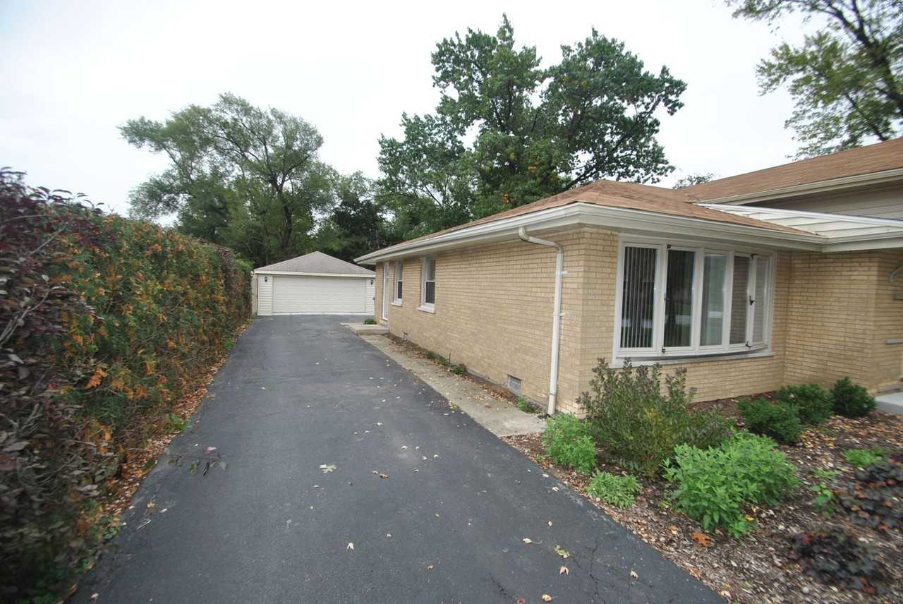 12715 S 70th Ave - Photo 2 of 8