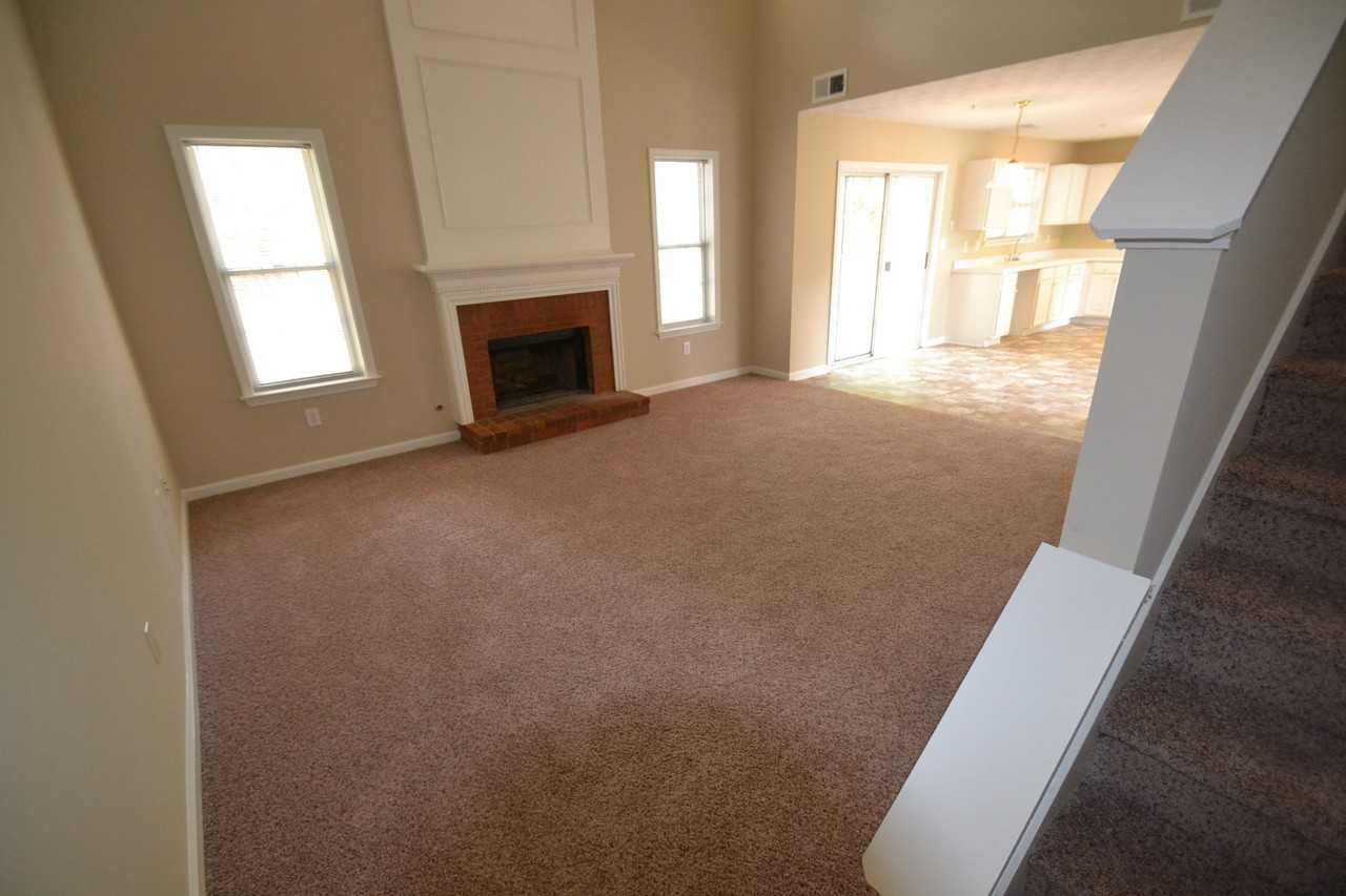 1830 Chardin Way - Photo 3 of 8