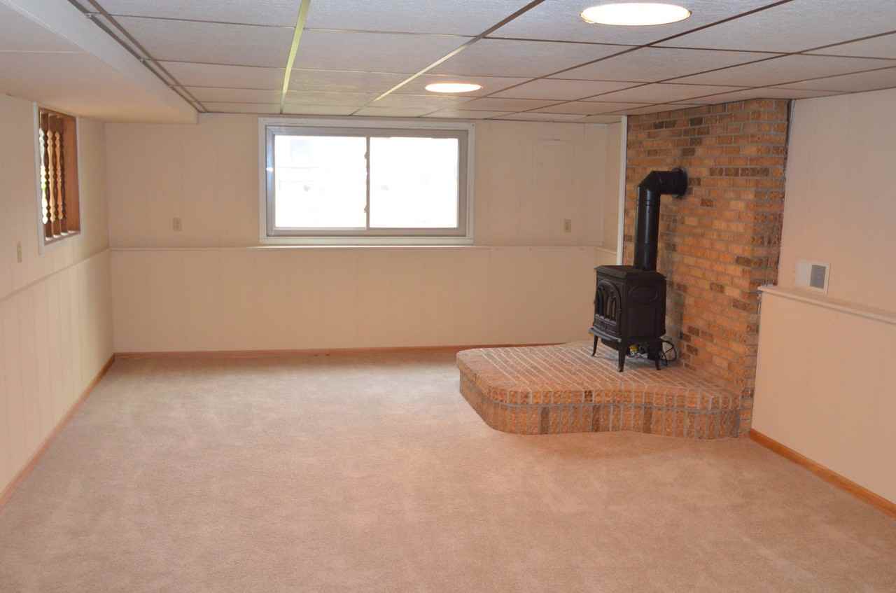 3720 Roseberry Pl - Photo 3 of 6