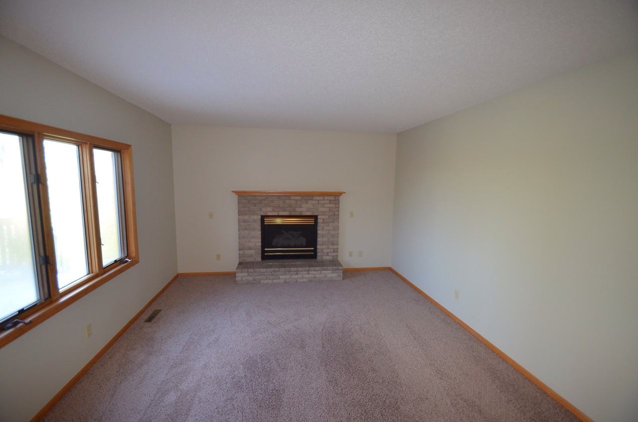 5447 188th St W - Photo 3 of 12