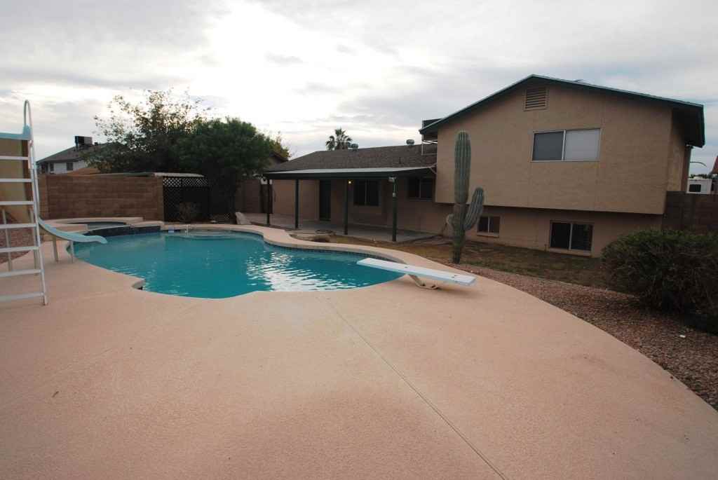 3744 W Danbury Dr - Photo 2 of 16