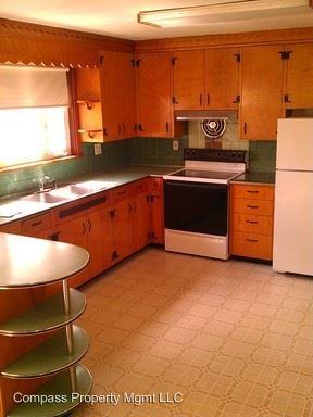 549 Cains Rd - Photo 3 of 10