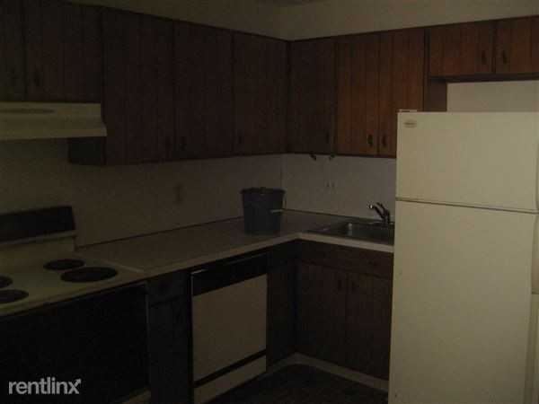 186 Howard St - Photo 2 of 10