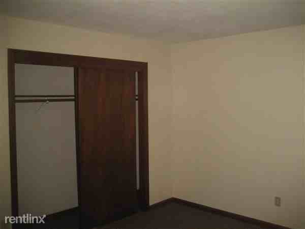 186 Howard St - Photo 3 of 10