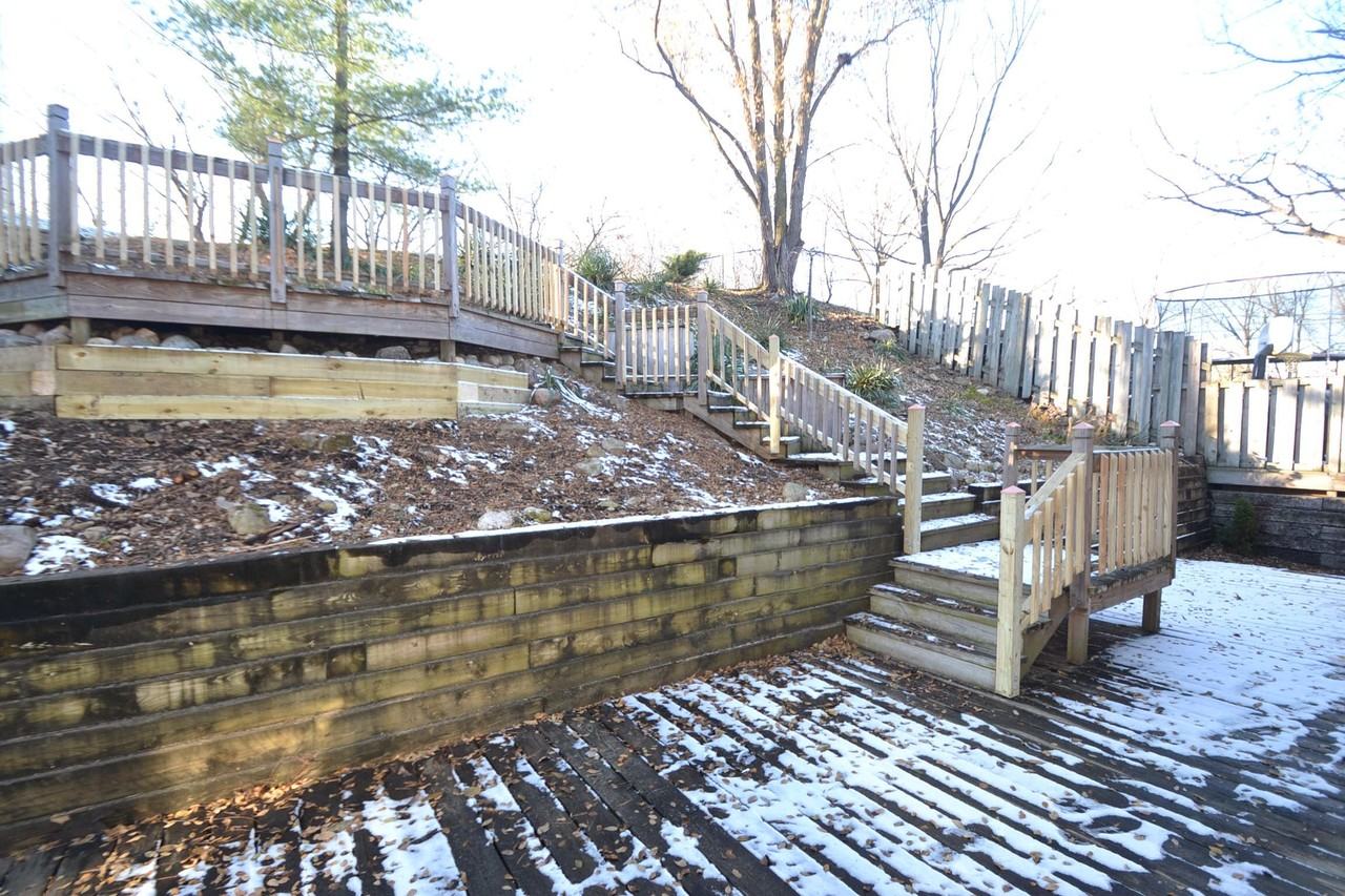 266 Thomas St - Photo 3 of 19