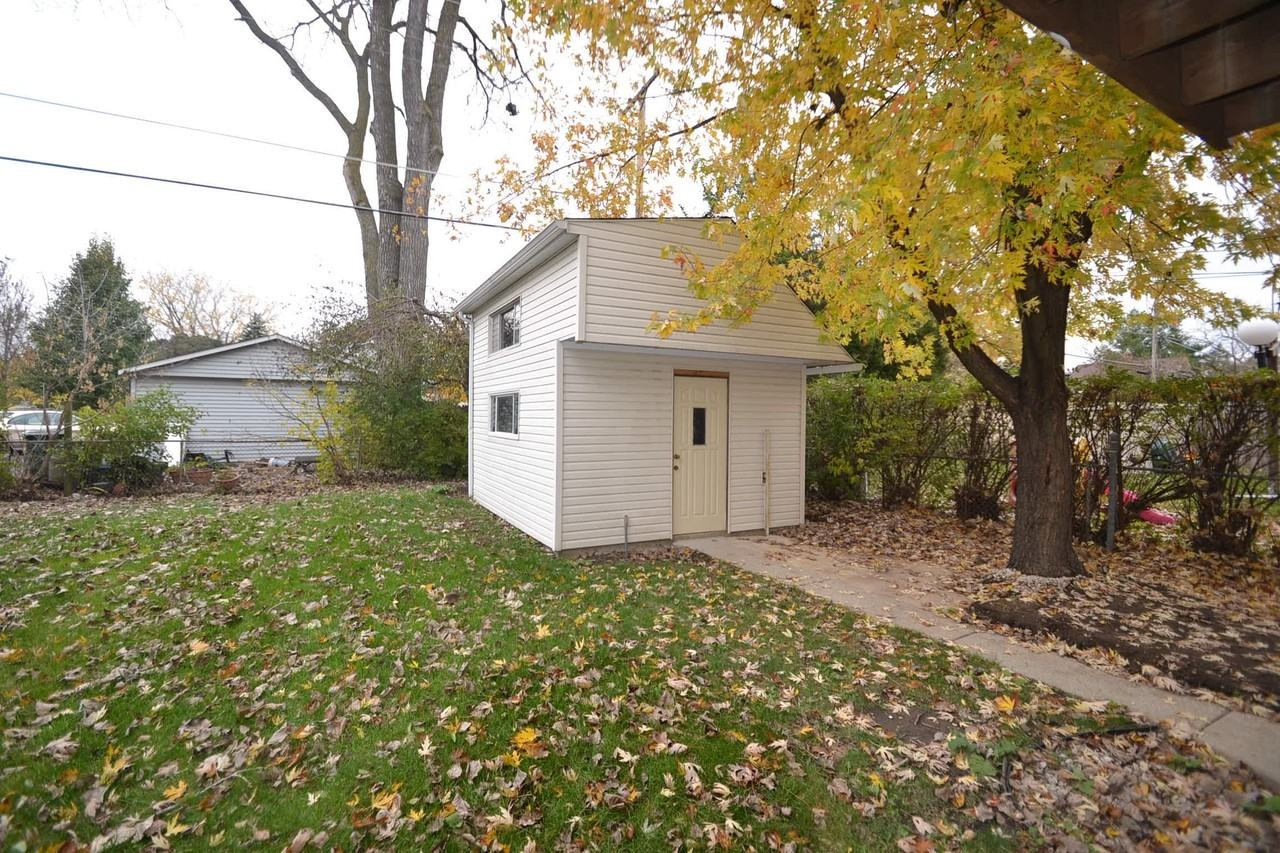 330 Ash Ave - Photo 3 of 14
