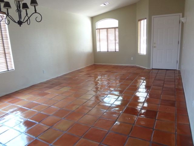 2501 E Stone Stable Dr - Photo 2 of 14