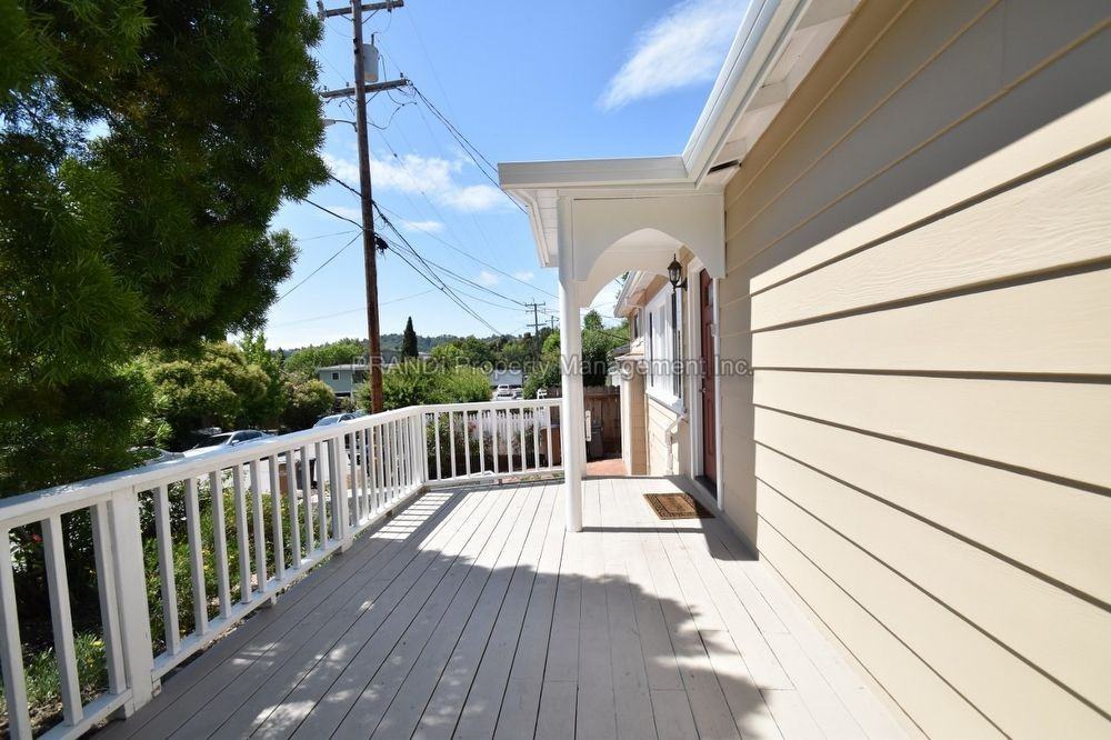 121 Union St - Photo 2 of 18