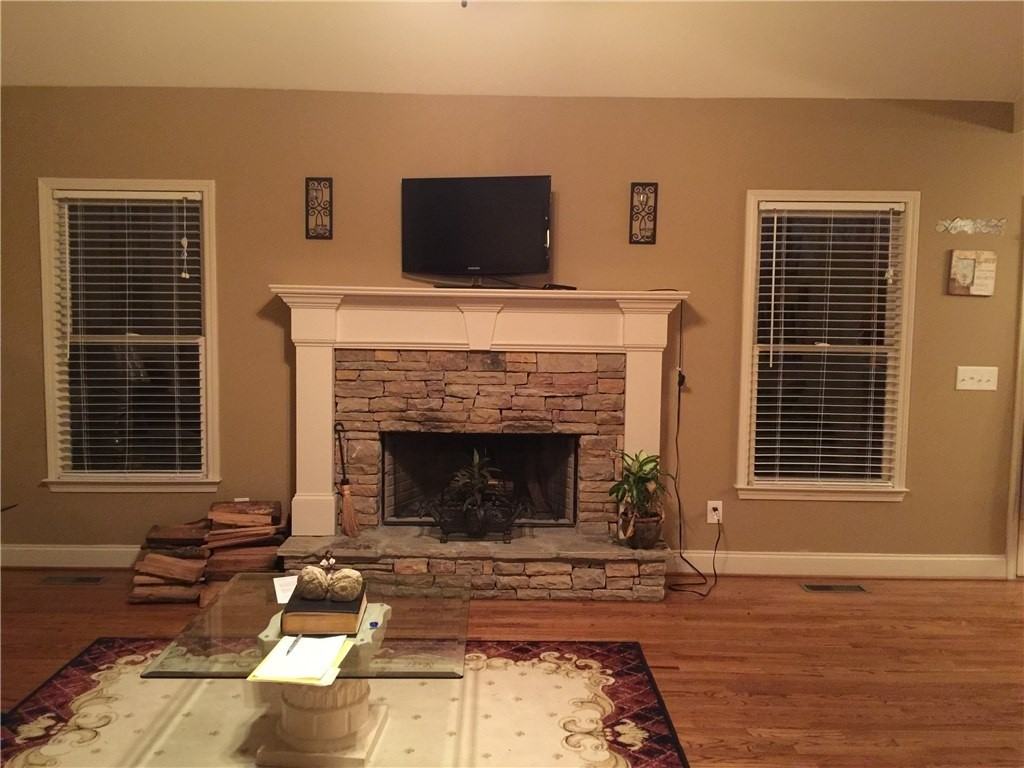 102 Oak Ridge Trail - Photo 2 of 3