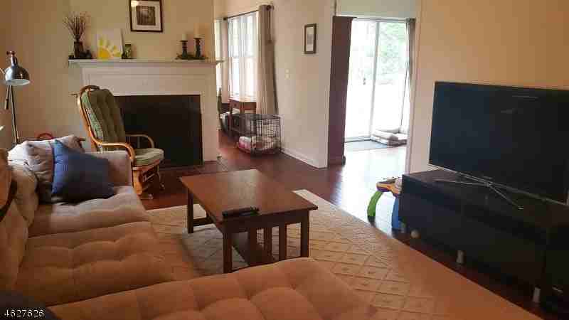 1480 Valley Rd - Photo 3 of 15