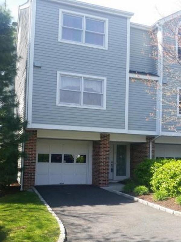 351 Pemberwick Rd #301