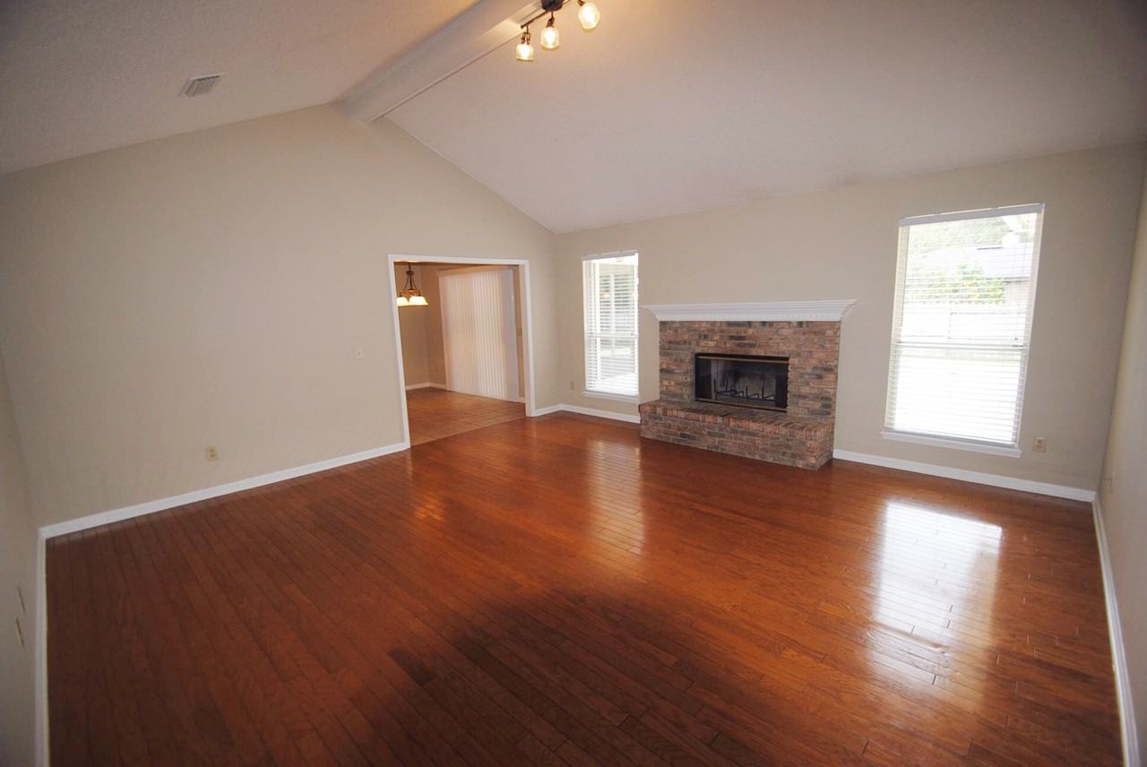12638 Steeplechase Ln - Photo 3 of 9