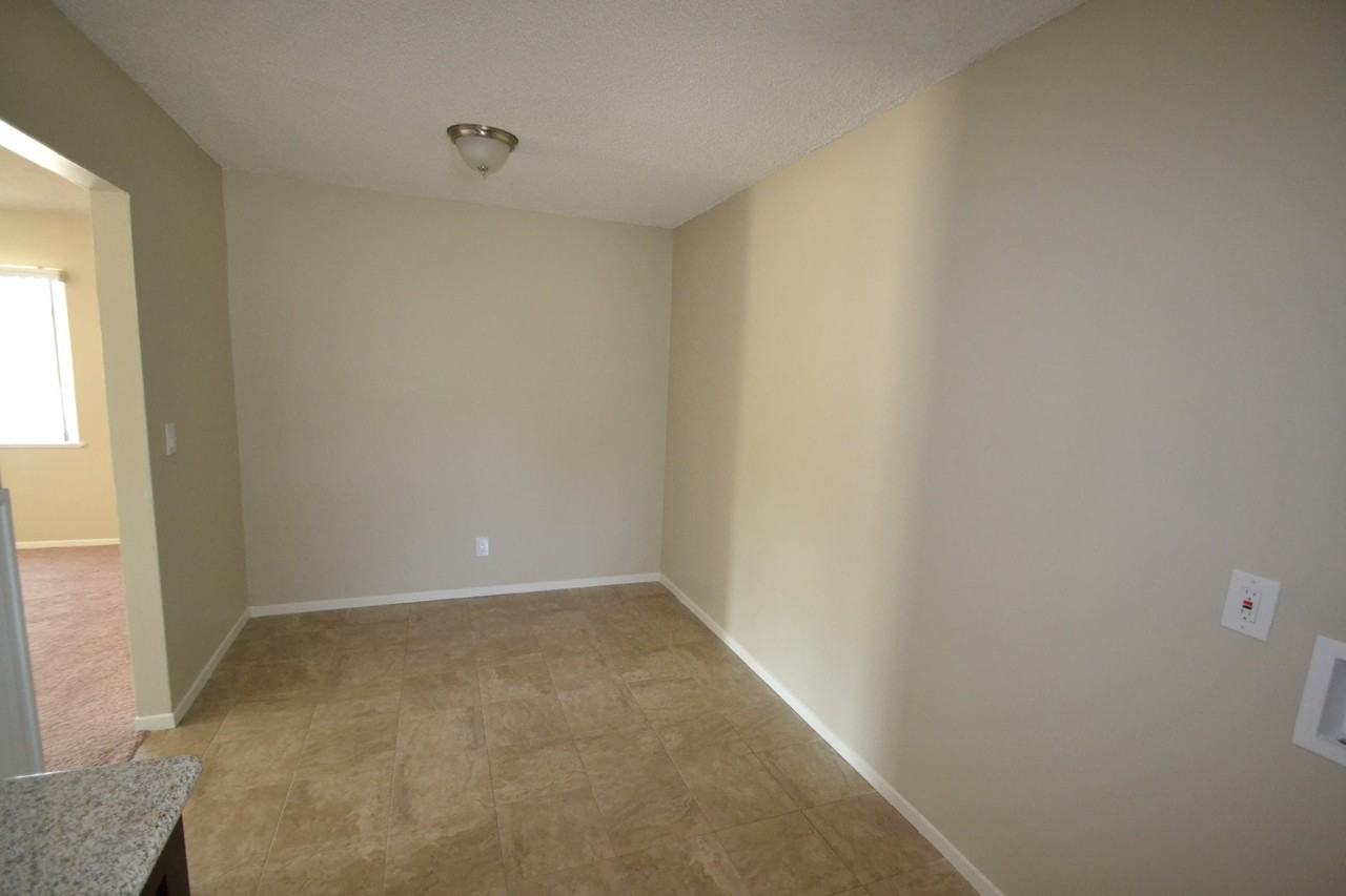 1038 W 124th St - Photo 3 of 7