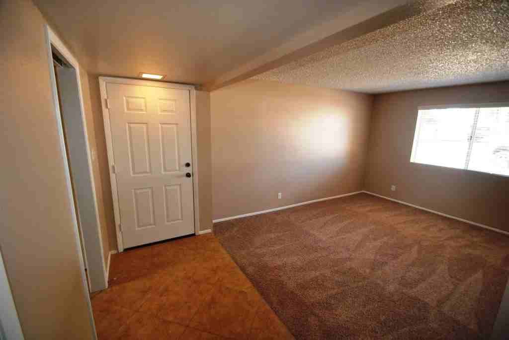 3907 W Kaler Dr - Photo 2 of 16