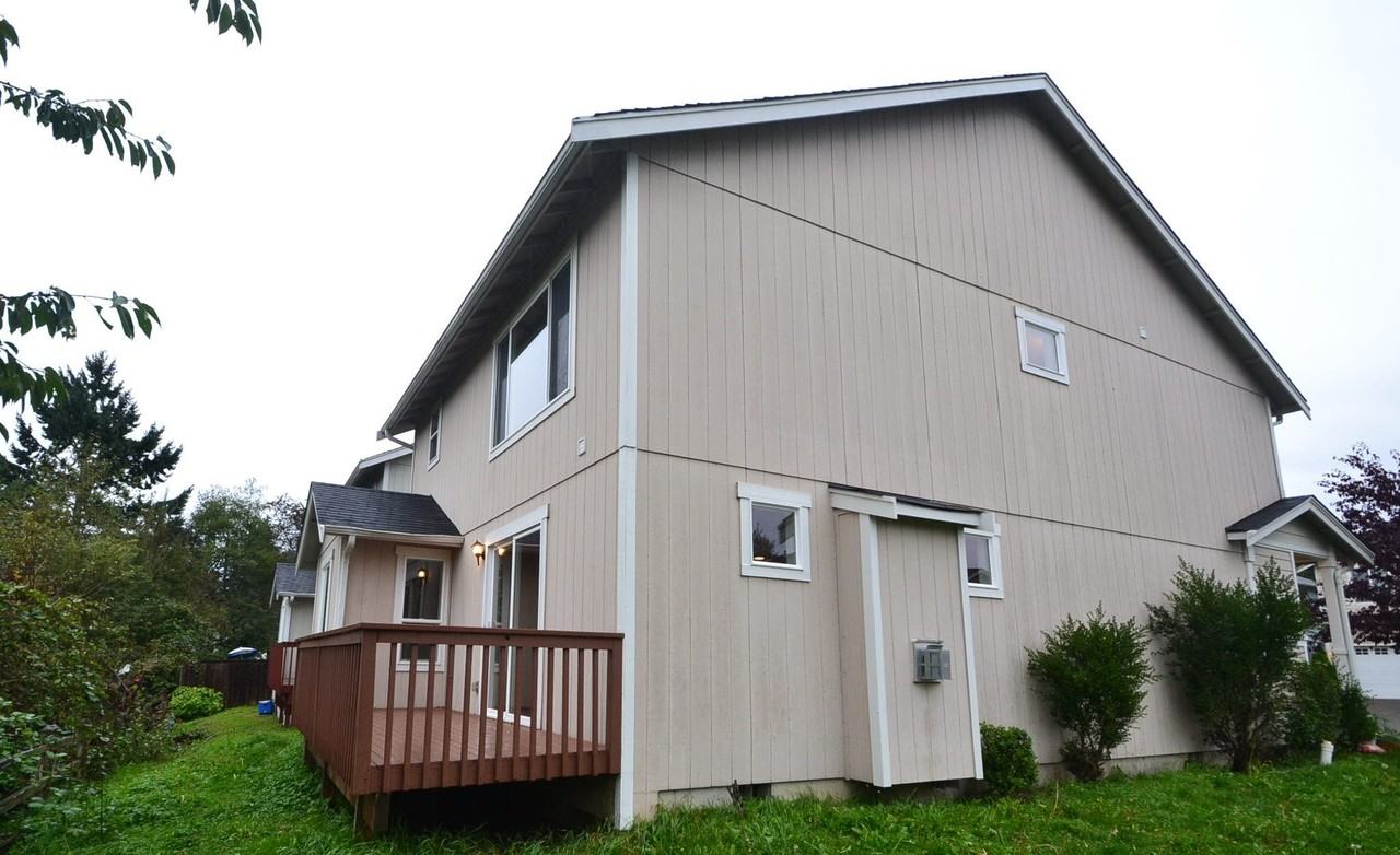 8320 15th Ave Ct E - Photo 2 of 12