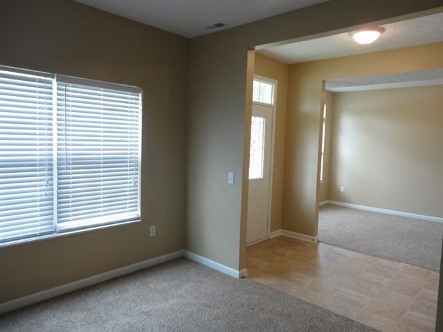 11277 Hearthstone Dr - Photo 2 of 18