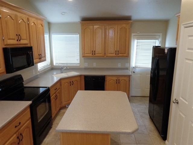 10679 Cedar Brook Pl - Photo 3 of 13