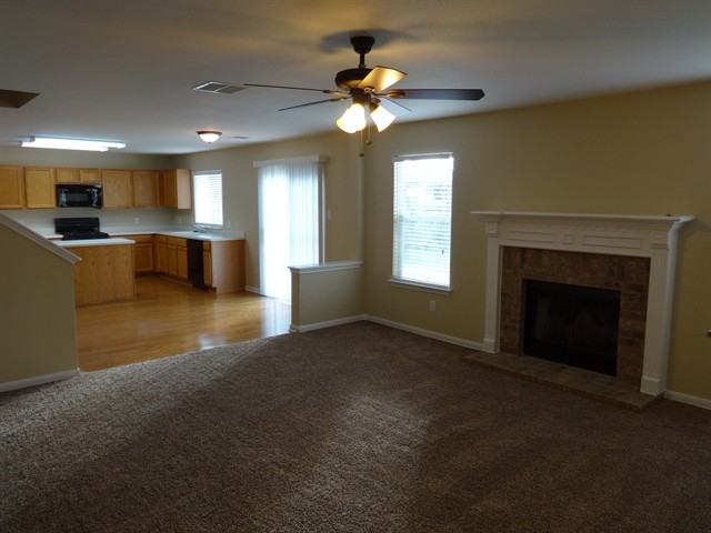 1420 Newbury St - Photo 3 of 20