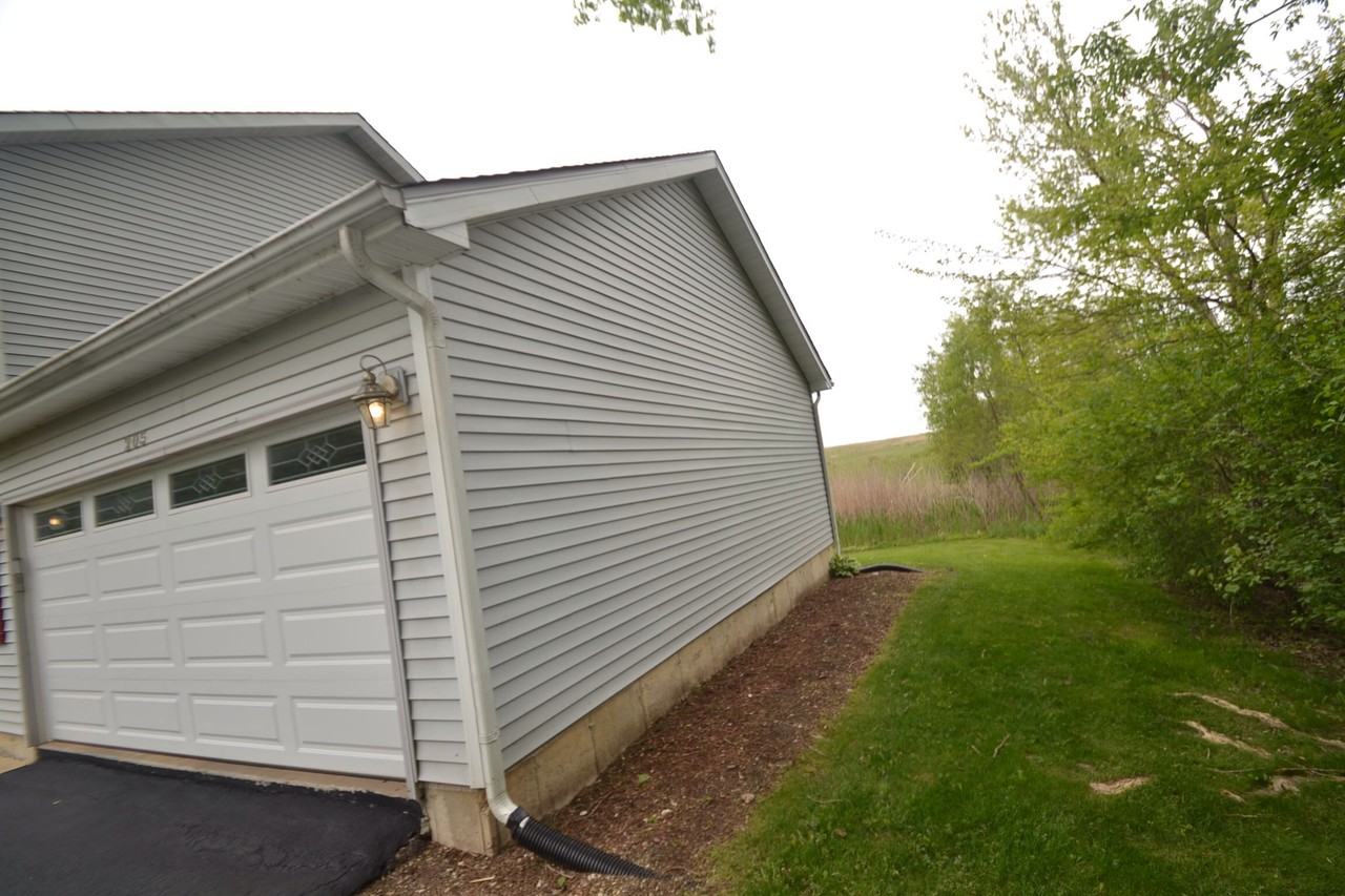 205 Plum St - Photo 2 of 28