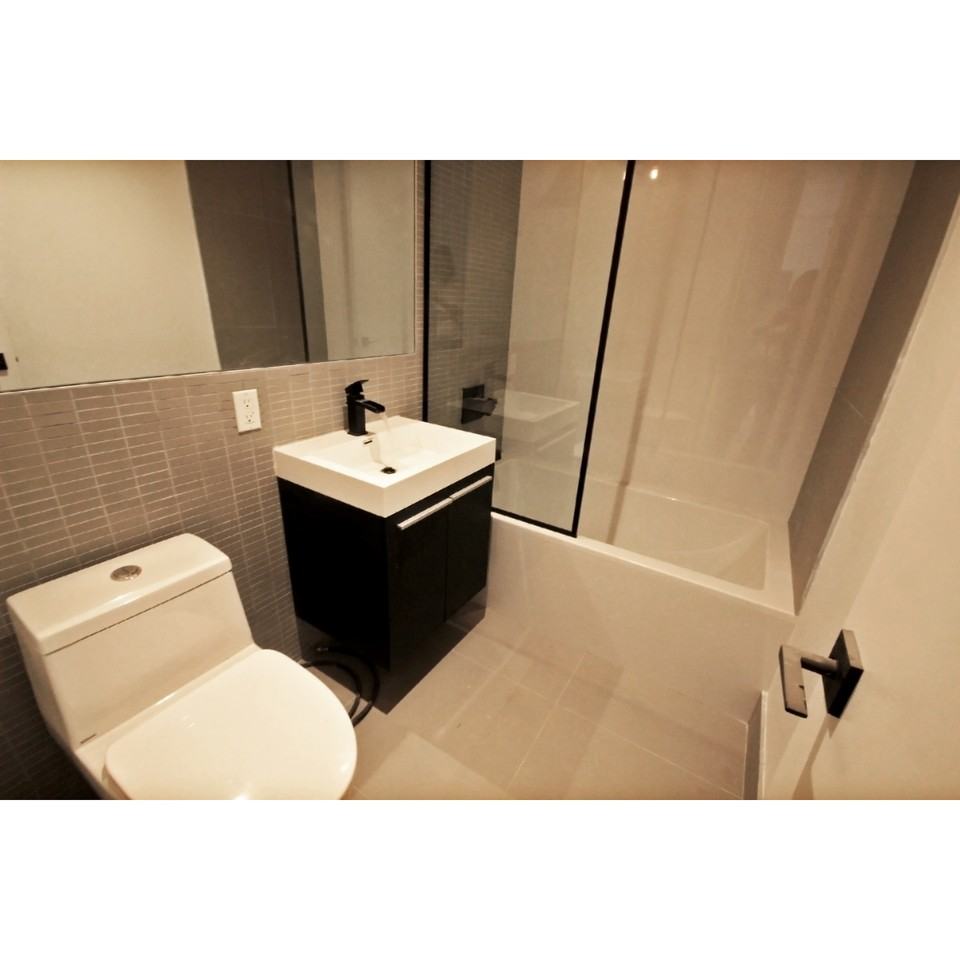 1144 Dekalb Avenue #2b - Photo 2 of 8