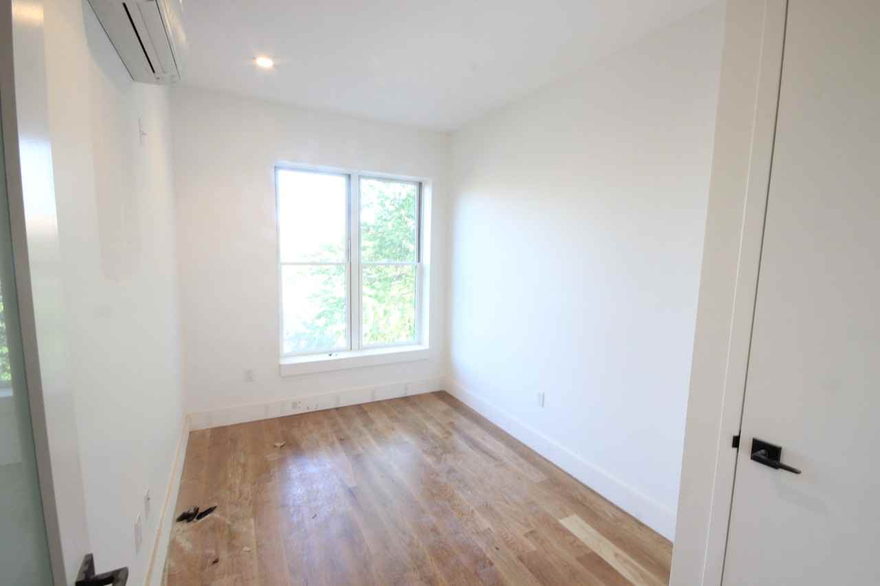 1144 Dekalb Avenue #2b - Photo 3 of 8