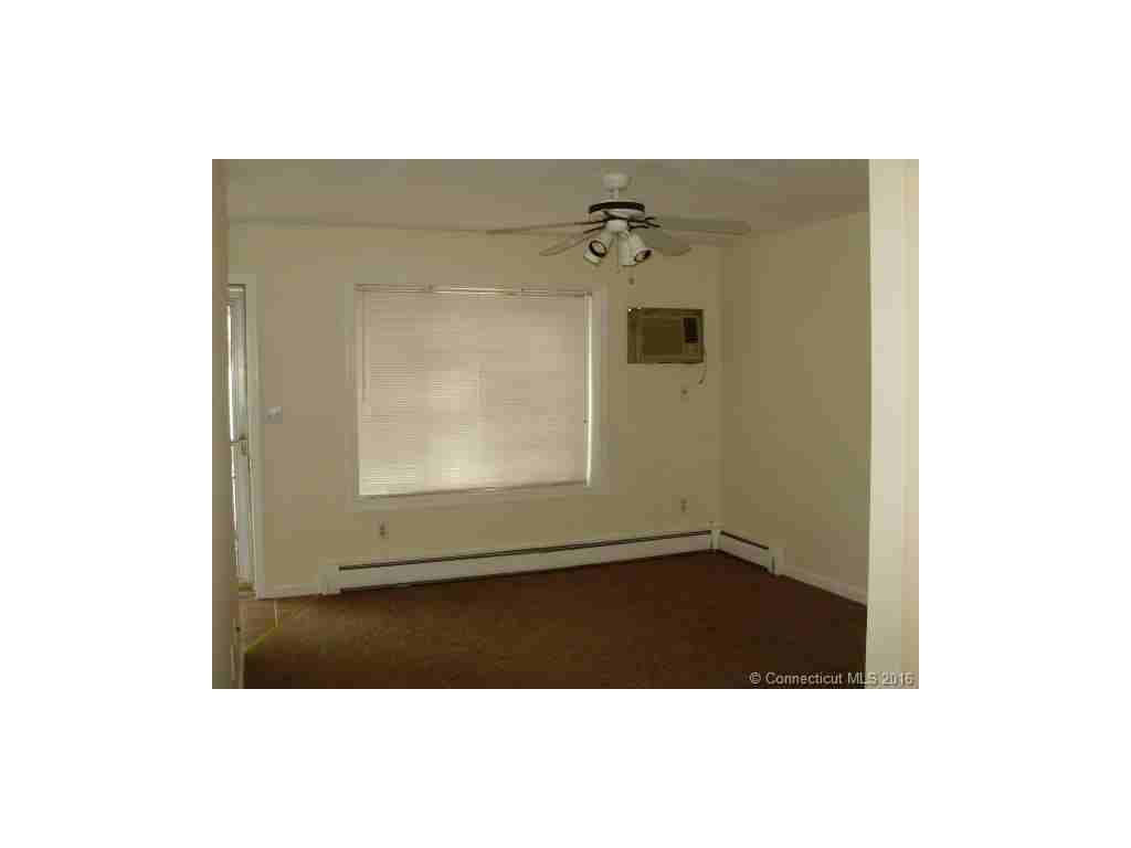 63 Webb St #8 - Photo 3 of 7