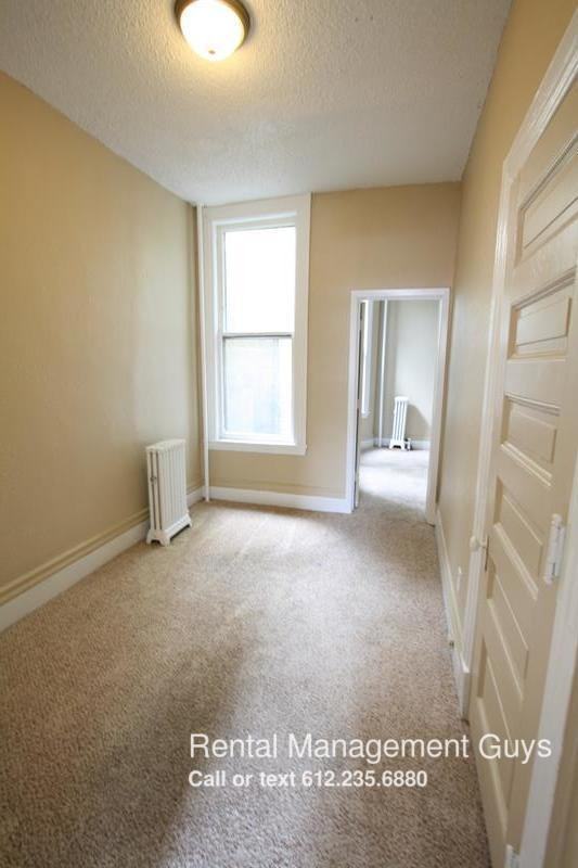 215 S 9th St #105 - Photo 3 of 4