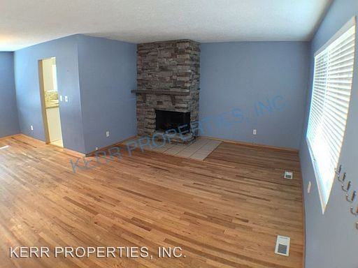 12305 SE Juniper St - Photo 2 of 26