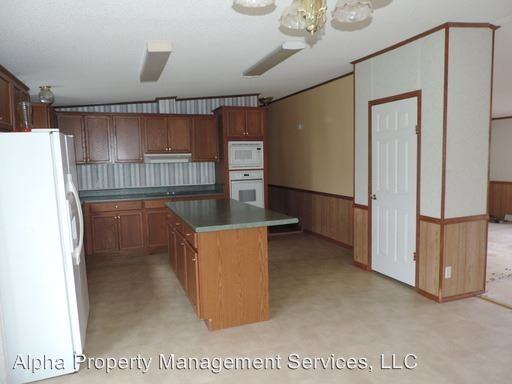 1169 NE 15 - Photo 2 of 11