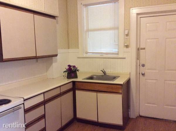 221 Mohawk Ave - Photo 2 of 6