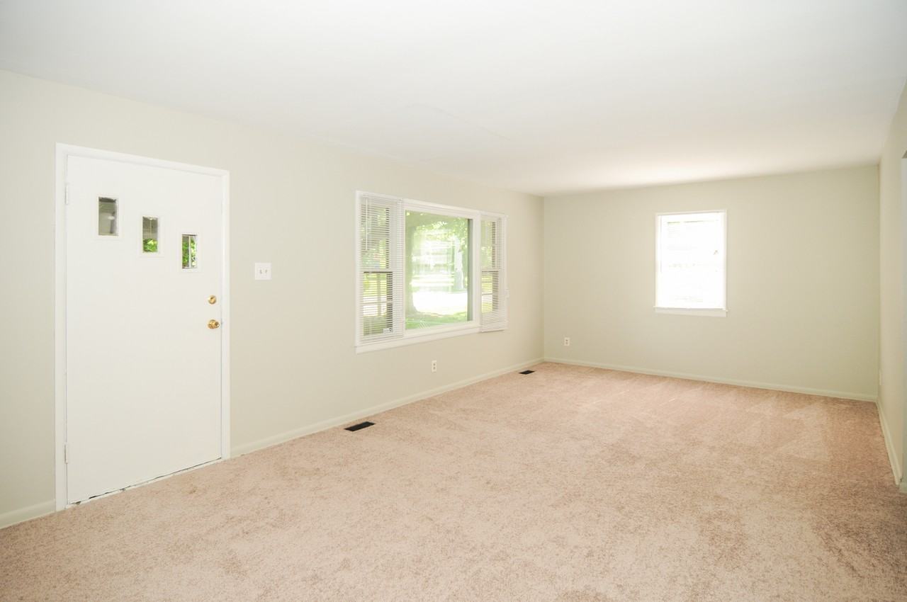1223 E 52nd St - Photo 2 of 17
