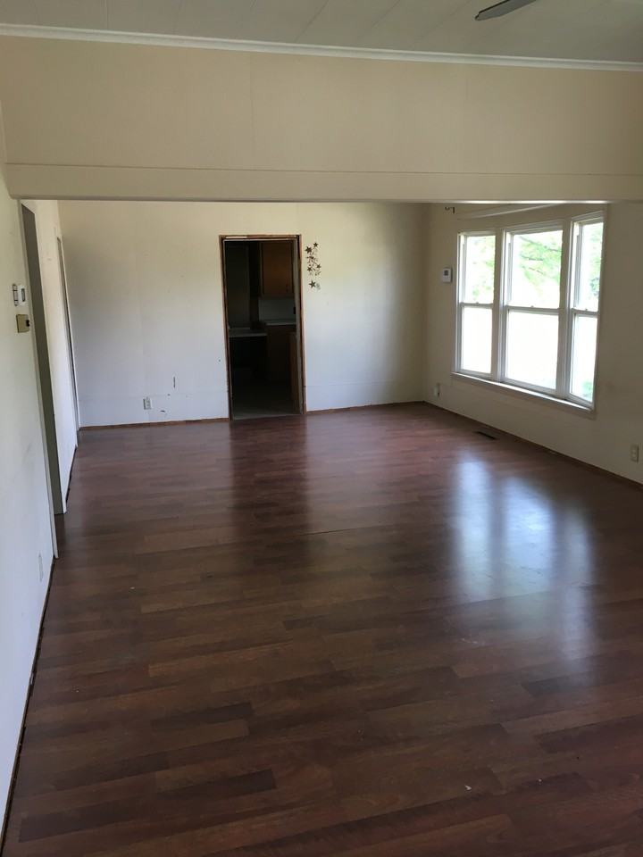 112 W 6th St - Photo 2 of 14