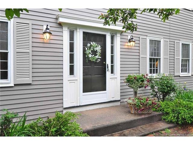 112 Wendover Rd - Photo 2 of 40