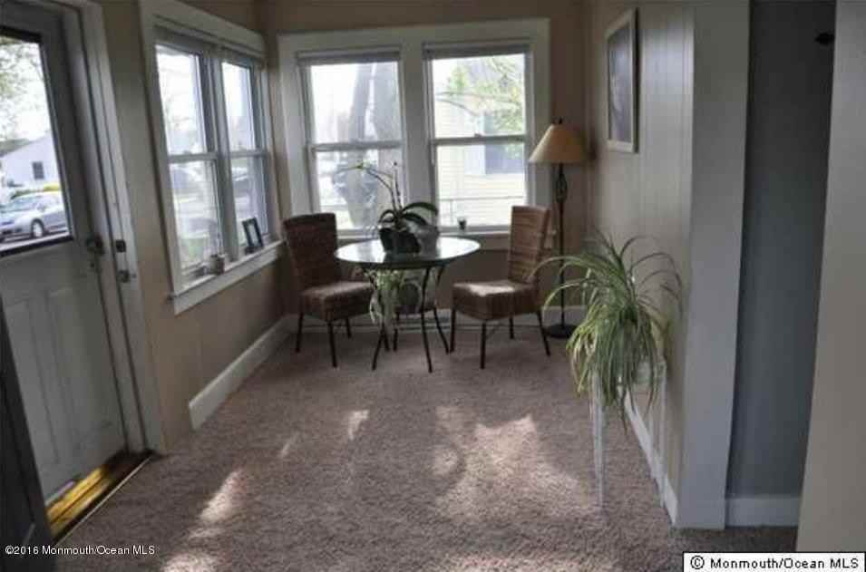 131 Cedar Ave - Photo 3 of 14