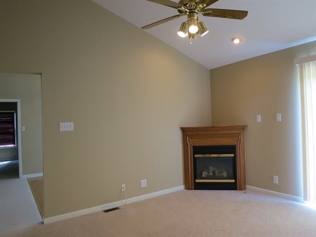 8256 Stones Ferry Rd - Photo 3 of 18