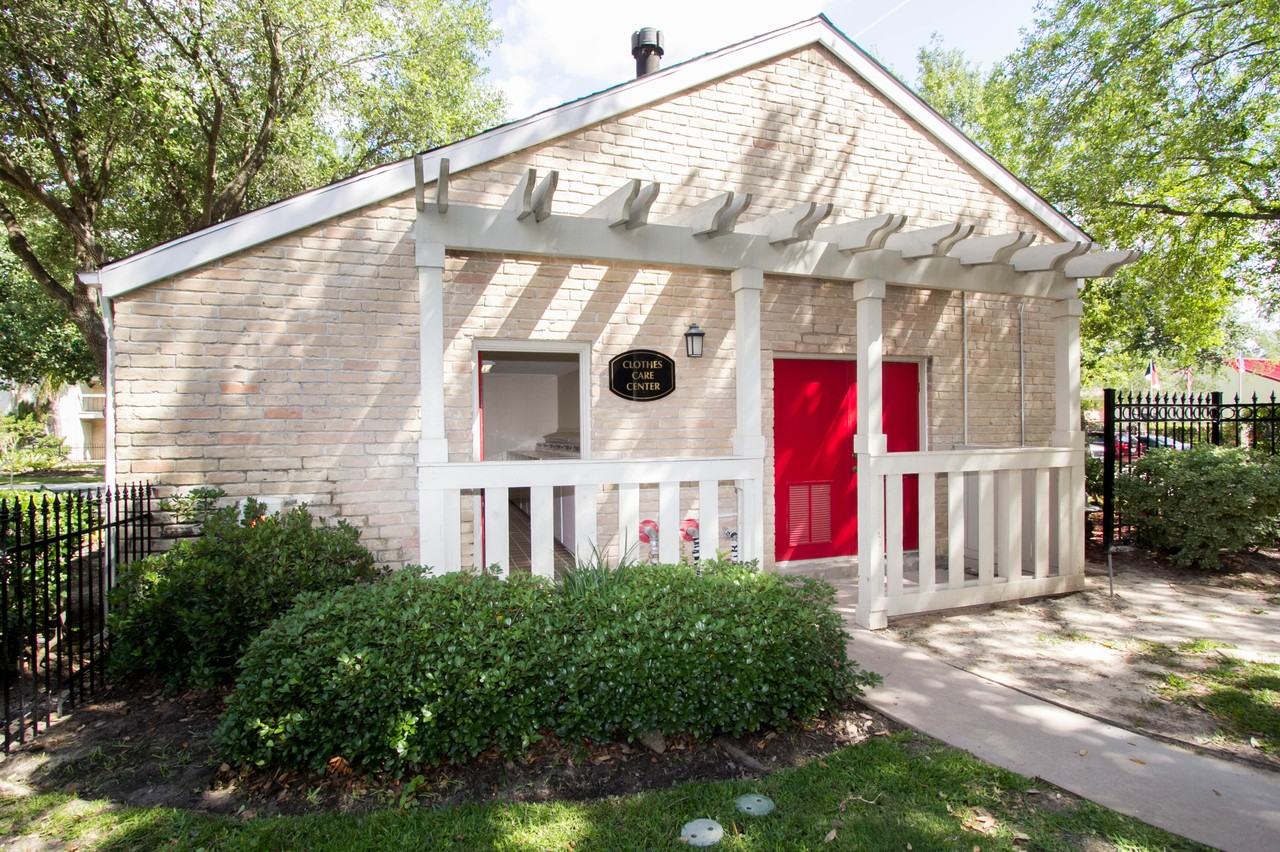 Ponderosa Apartments - Photo 2 of 18