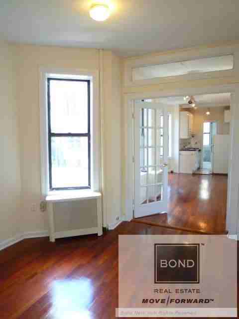 1st Ave & E 10th St #5x