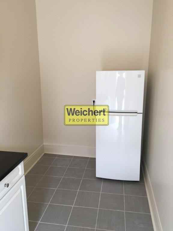 66-06 Central Ave - Photo 2 of 8