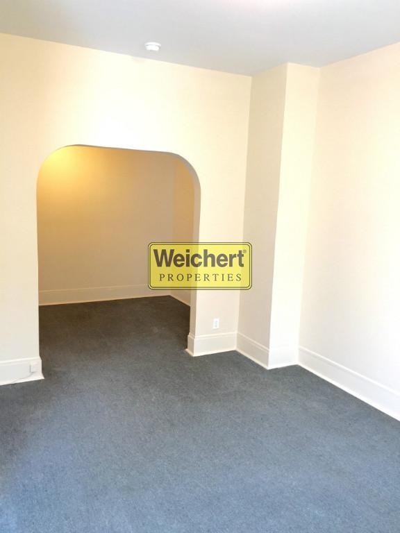 66-06 Central Ave - Photo 3 of 8