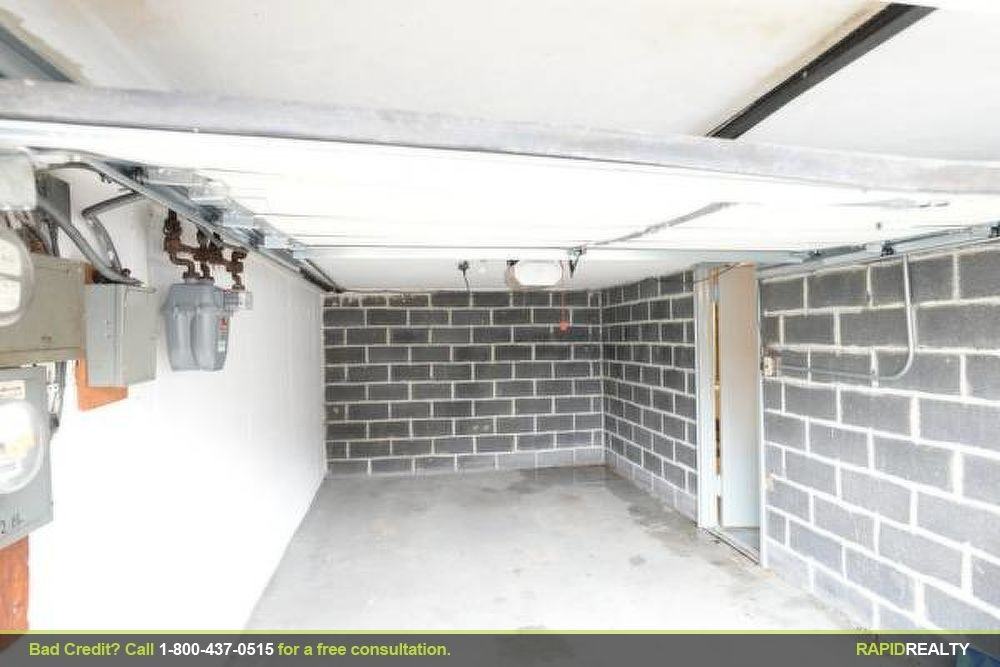 62-08 Flushing Avenue - Photo 2 of 12