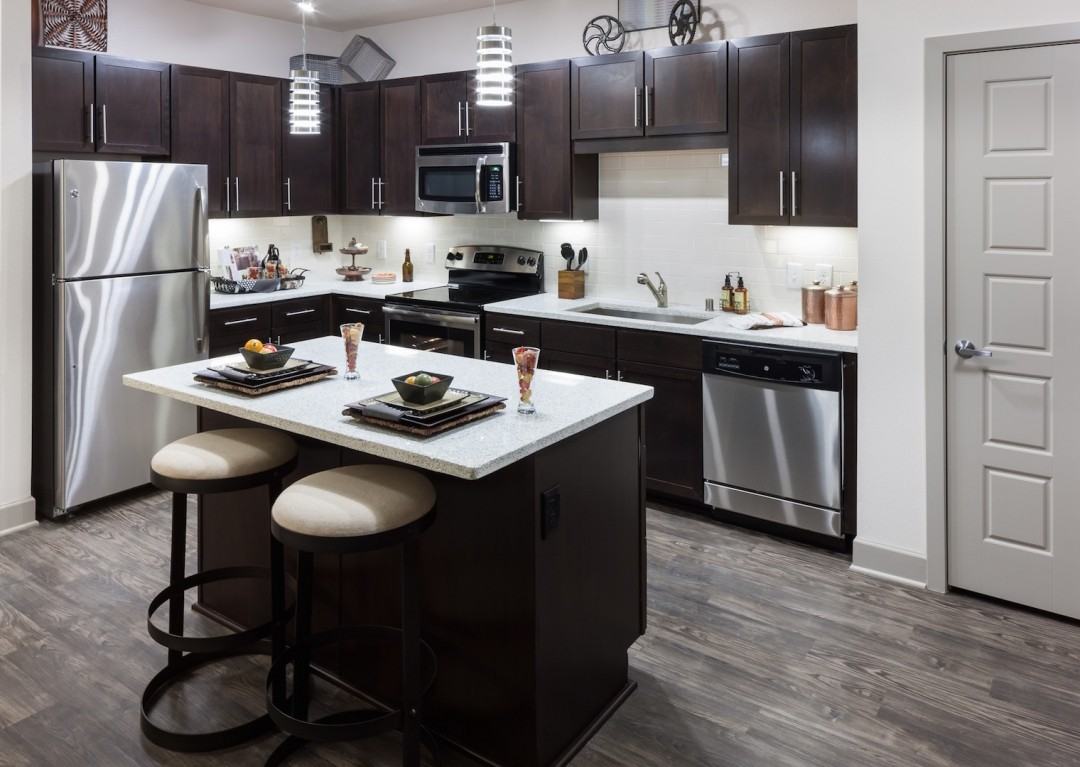 444 West Commerce Street - Photo 3 of 4