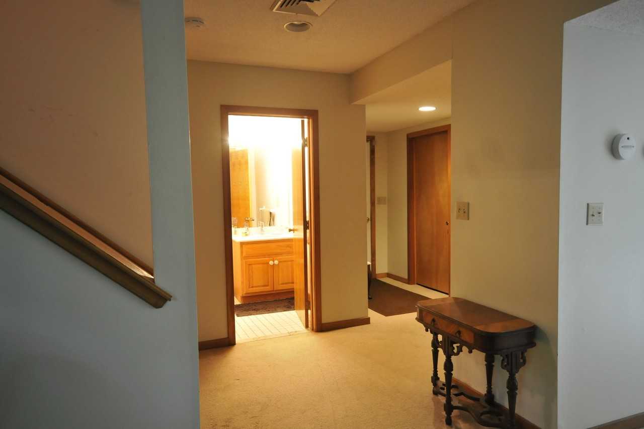 780 N Park Ave - Photo 3 of 43