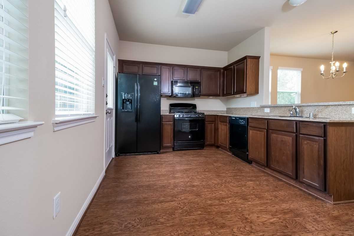 9439 Spring Miller Dr - Photo 3 of 6