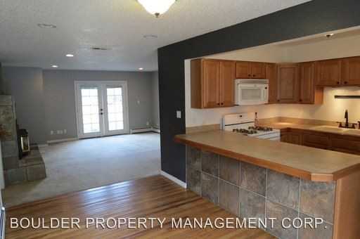 305 5th Ave - Photo 2 of 17