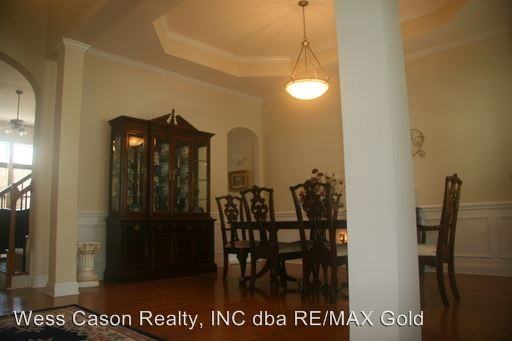 1141 Sarandon Dr - Photo 3 of 22