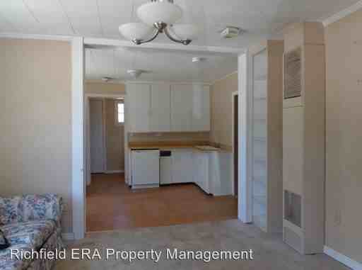 171 N 200 E - Photo 3 of 7