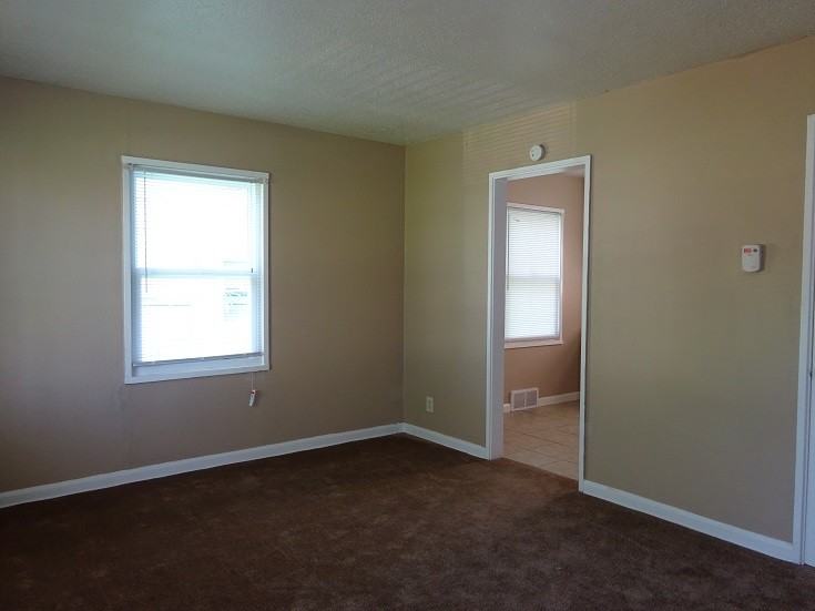 9550 Charlotte St - Photo 3 of 14