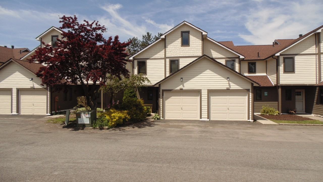 31 Ski Harbor Dr - Photo 3 of 21